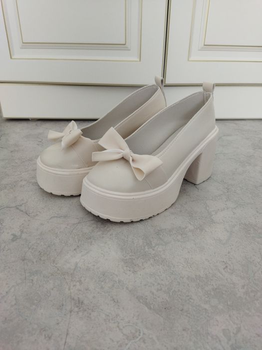 Туфли женские изящные