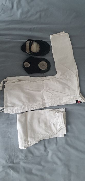 Продам кимоно детское 120см