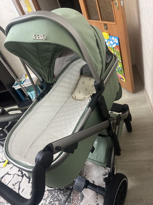 Коляска 2в1 ,люлька трансформируется в прогулочный блок!