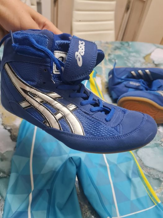 Күрес киімі сатылымда