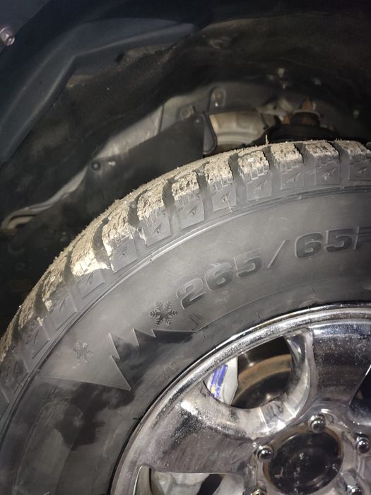 Продам зимнии шины