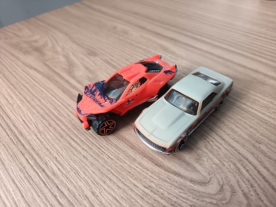 Машинки hot wheels