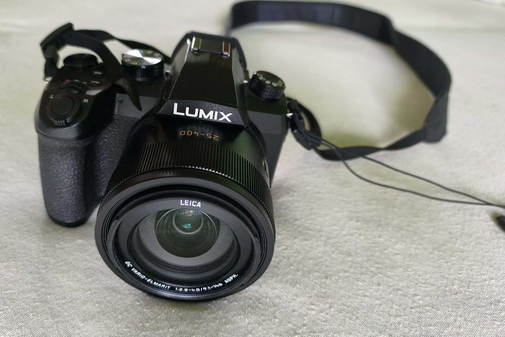 Aparat foto Panasonic Lumix FZ1000 II