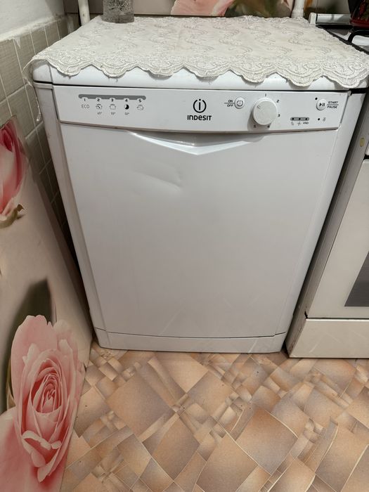 Продам посудомоющную машина indesit