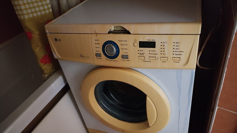 Отдам даром  мебель и стиральную машину 2 шт