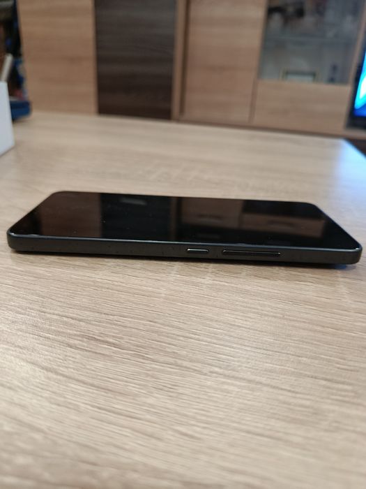 Продавам Xiaomi 12 Lite в гаранция