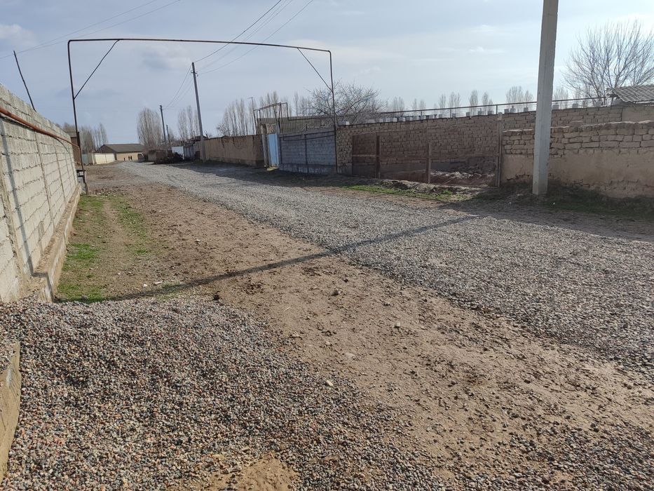 Uy sotiladi Yangiyoʻl tumanida