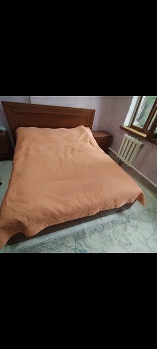 Продам спальный гарнитур