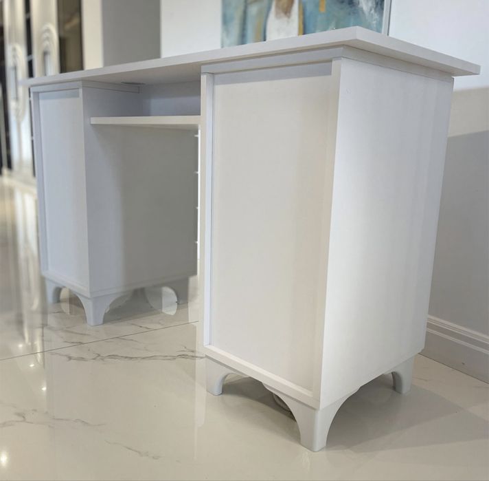 Masa manichiura cu aspiratie integrat