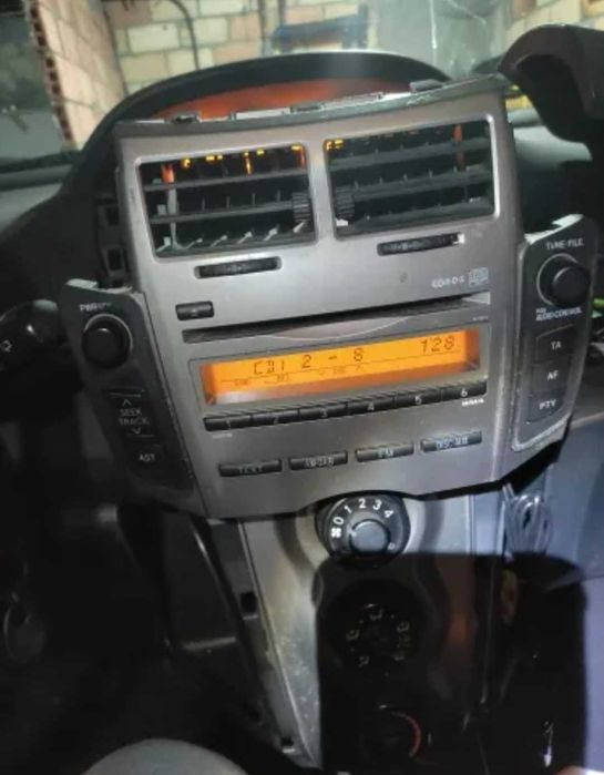 Aux Usb toyota тойота дигитален чейнджър флашка телефон музика