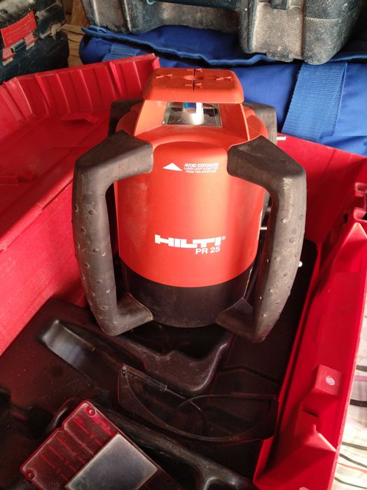 Ротационен лазерен нивелир Hilti