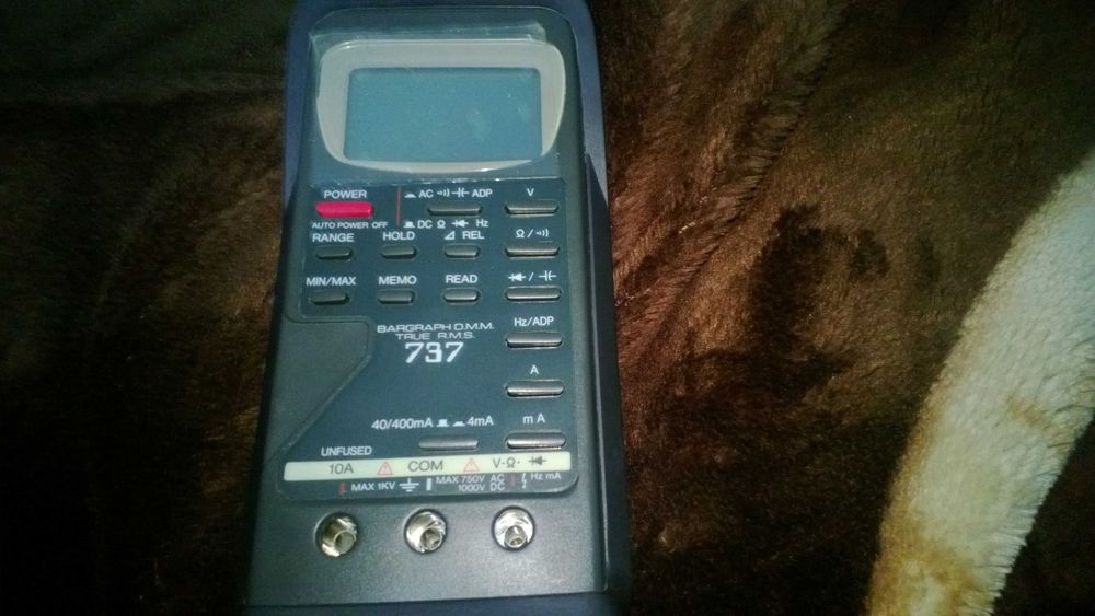 Multimetru profesional cu taste si memorie HC 737 nou