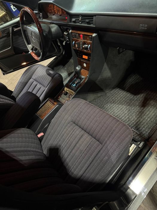Продаётся Mercedes Benz w124 E320 отличном состоянии