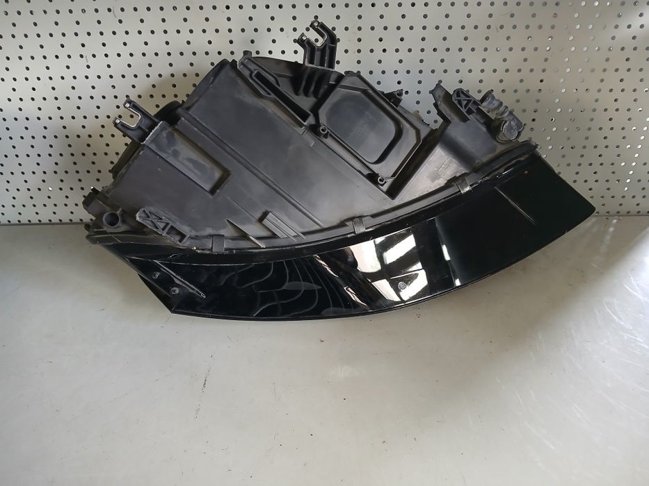 Фар ляв Audi A-4 B8