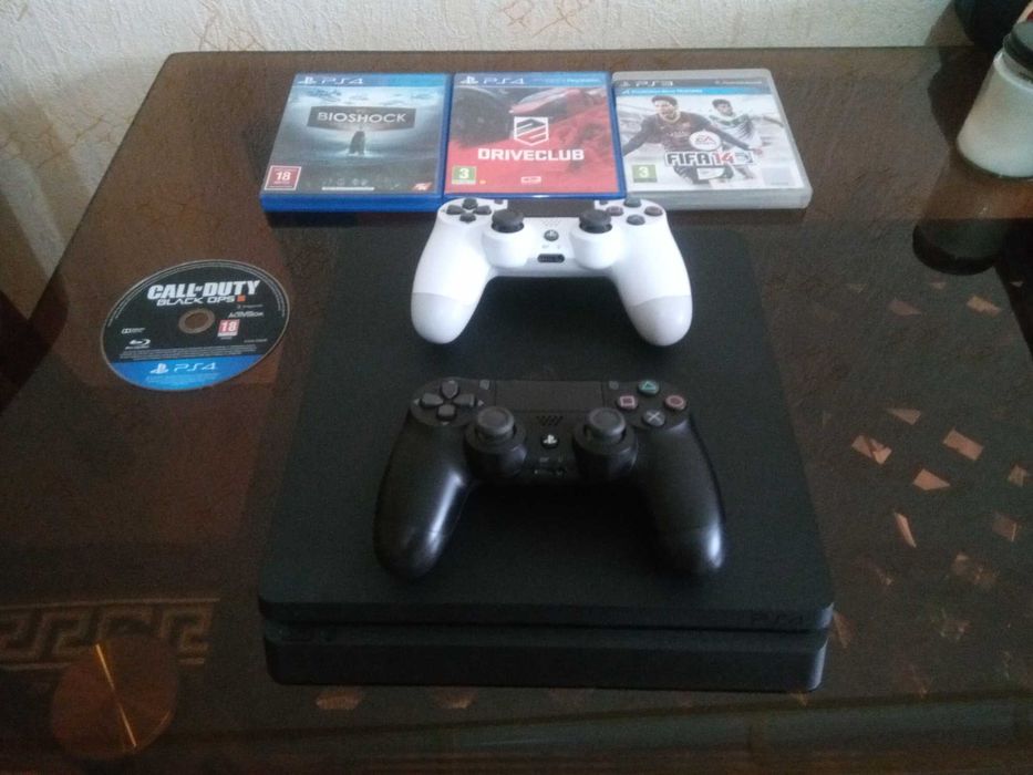 PS4 как новый почти не играли