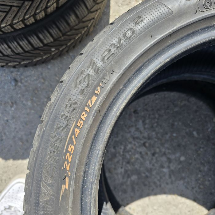 2x 225/45/17 VARA HANKOOK Stare impecabila