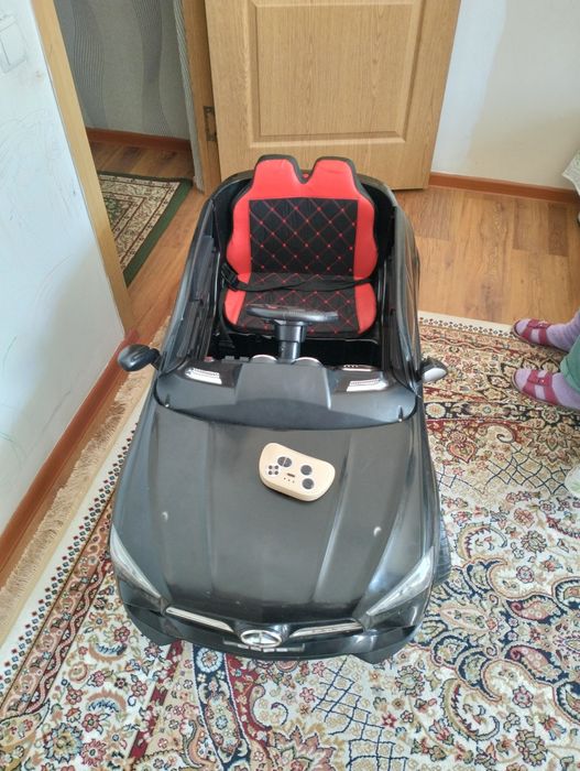 Продам машину на пульте