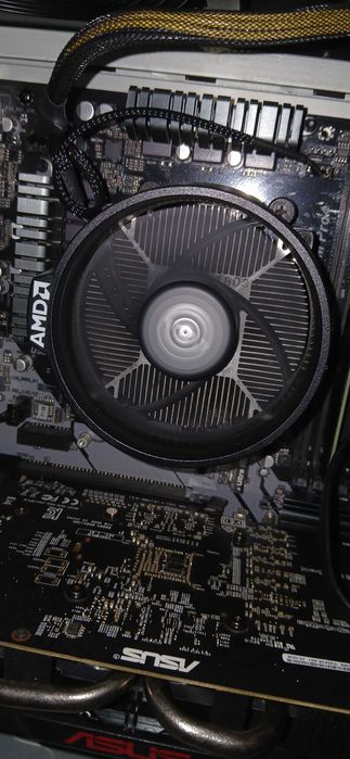 Vand/schimb Pc gaming