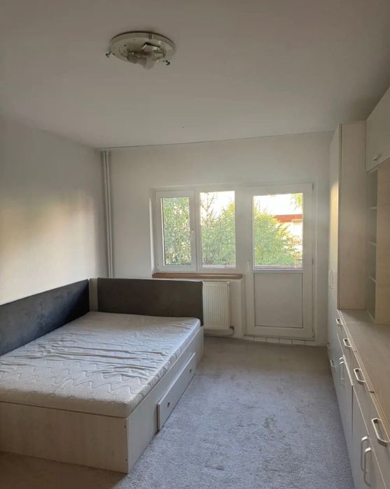 Inchiriez apartament cu centrala
