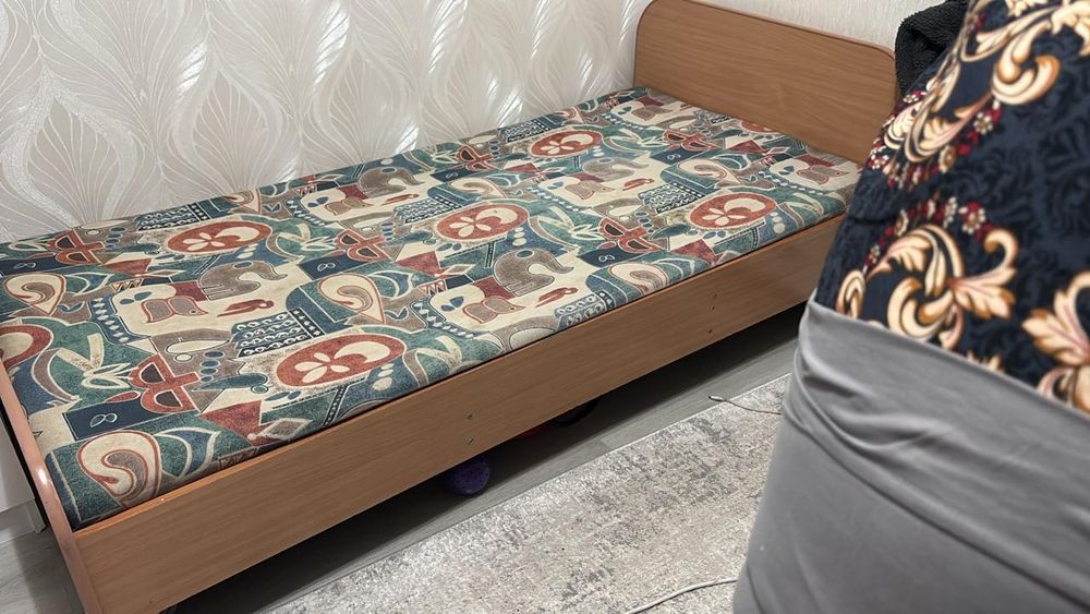 Продам 2 кровати б/у