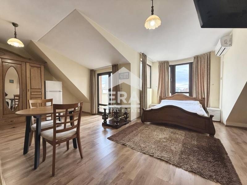 Дава се под наем Едностаен апартамент в София, Център - 65 кв.м за 628.32 € - Снимка #1