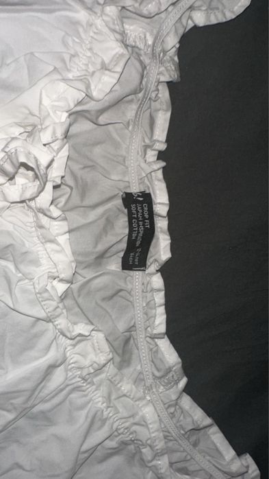 белый короткий топик