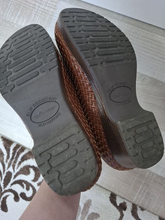 Продаю обувь сабо