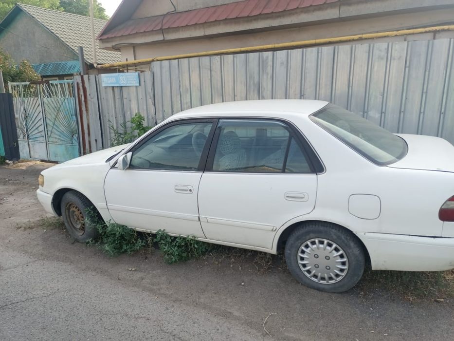 Автомобиль Toyota