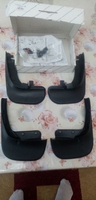 Продаётся брызговики от  фолусвагена caddy