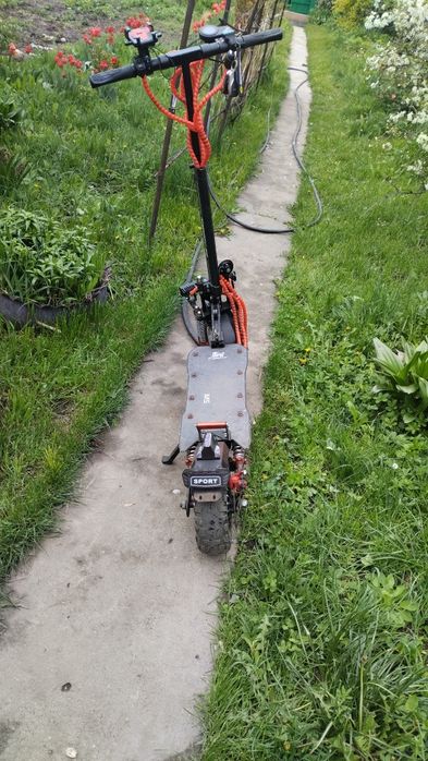 Продам электросамокат Kugo m5