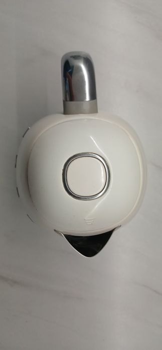 Чайник SMEG молочный в оригинале