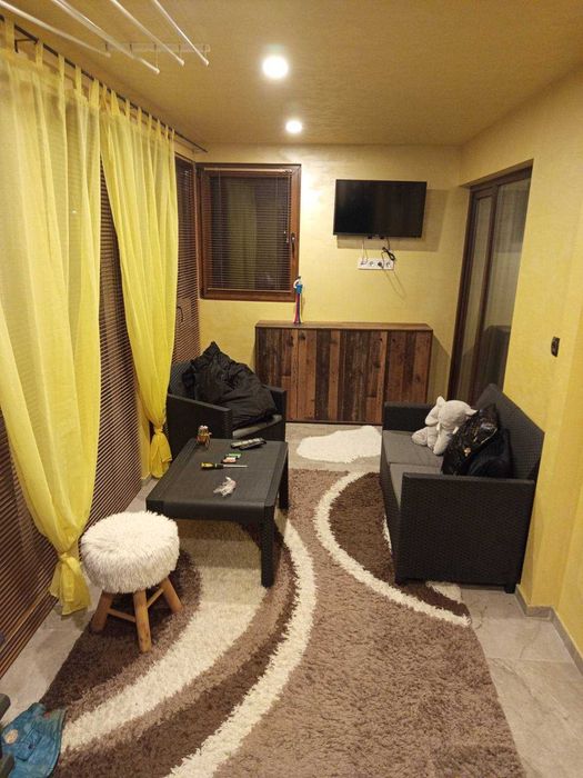 Продавам къща в гр. Костинброд