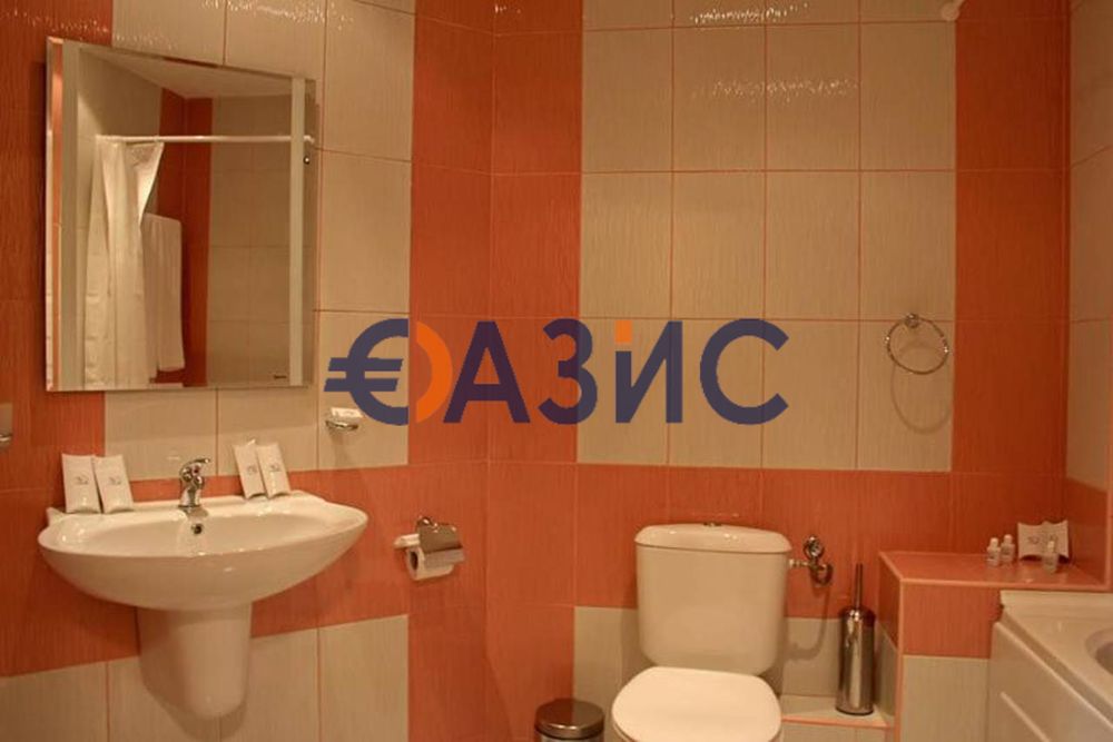 Продава се Двустаен апартамент в Царево - 88 кв.м за 610 €/кв.м - Снимка #2