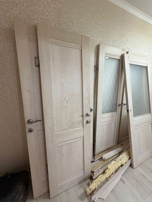 Продам межкомнатные двери.