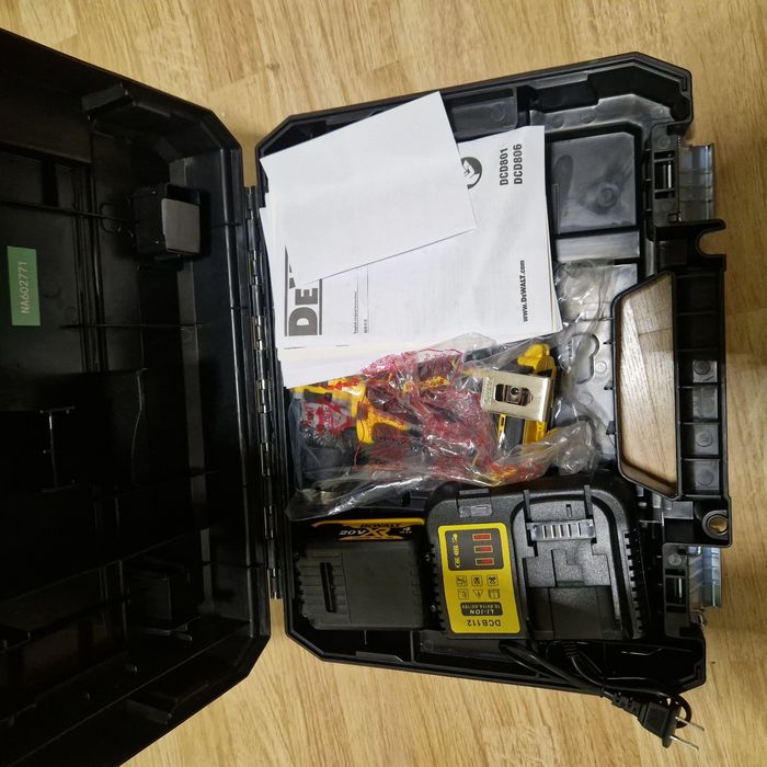 Шруповерт Dewalt801NT