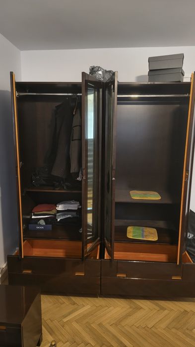 Sifonier / dulap / dressing din lemn masiv in stare buna, relacuit.