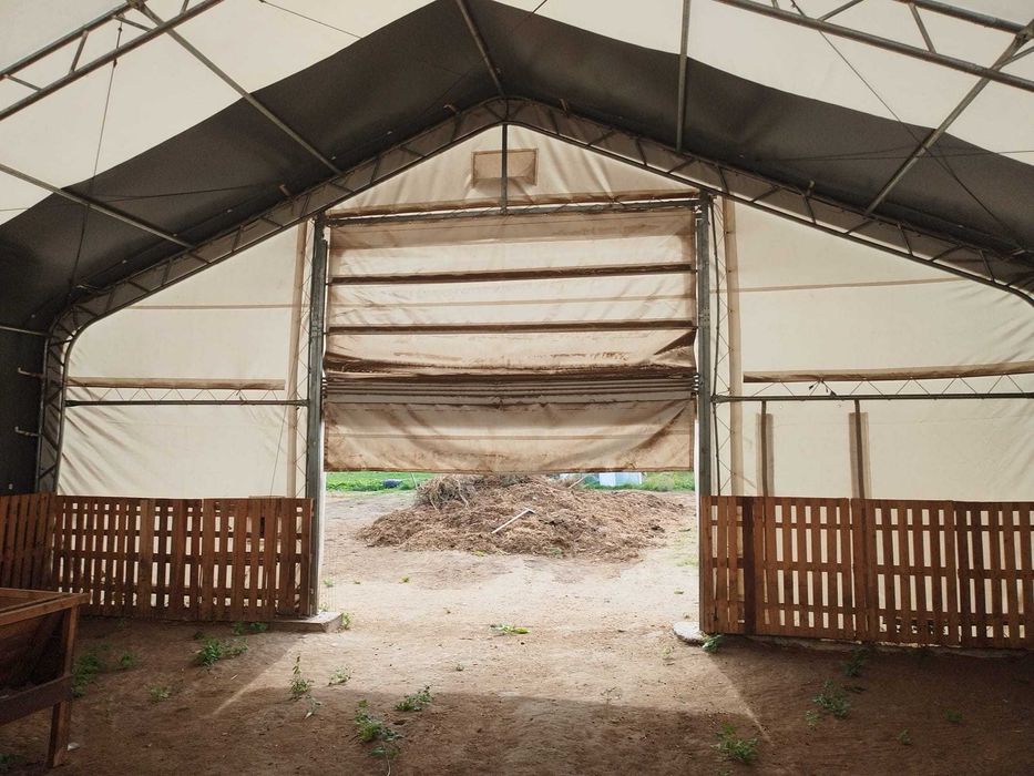 Cort de depozitare 10mx25m structura dubla, prelata 900g/mp2 , folosite 3 luni, minus 25% din pretul pietei