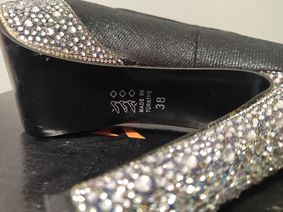 Официални обувки на ток