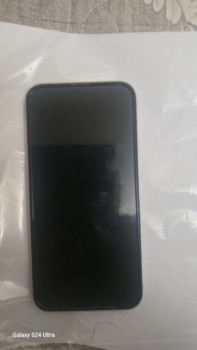 Продаю айфон 13  256гб идеальное состояние