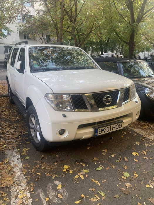 NISSAN Pathfinder