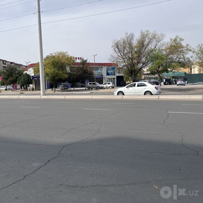Арендага жой магазинга автосалонга