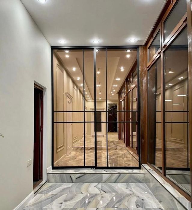 Стеклянные душевые кабины