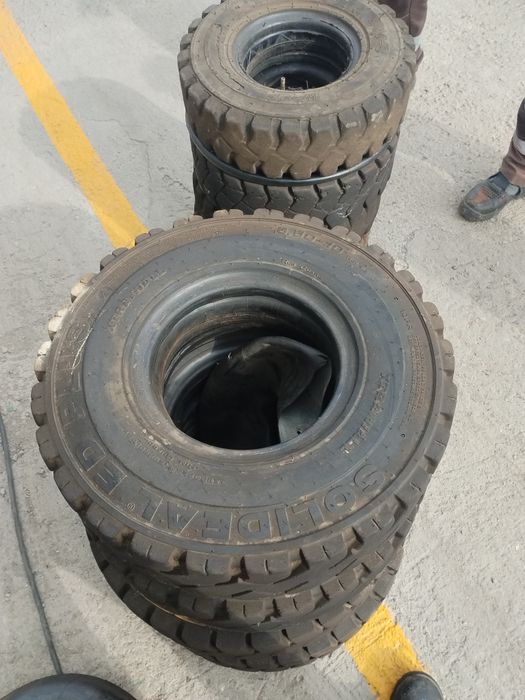 Продам шины на вилочный погрузчик!