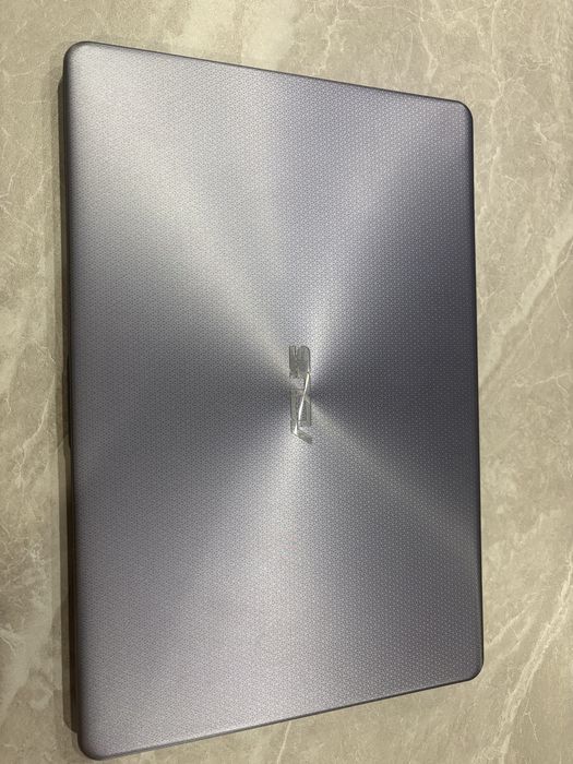 Лаптоп Asus x505b