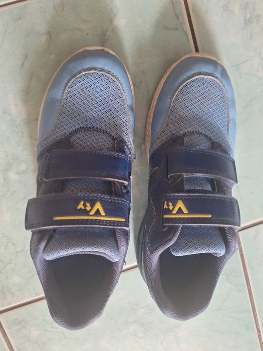 Adidași  băieți Vty , nr 36