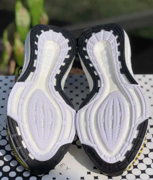 Оригинални маратонки  ADIDAS ULB 22 Stella McCartney  EU41 1/3