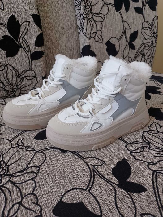 Дебели зимни боти