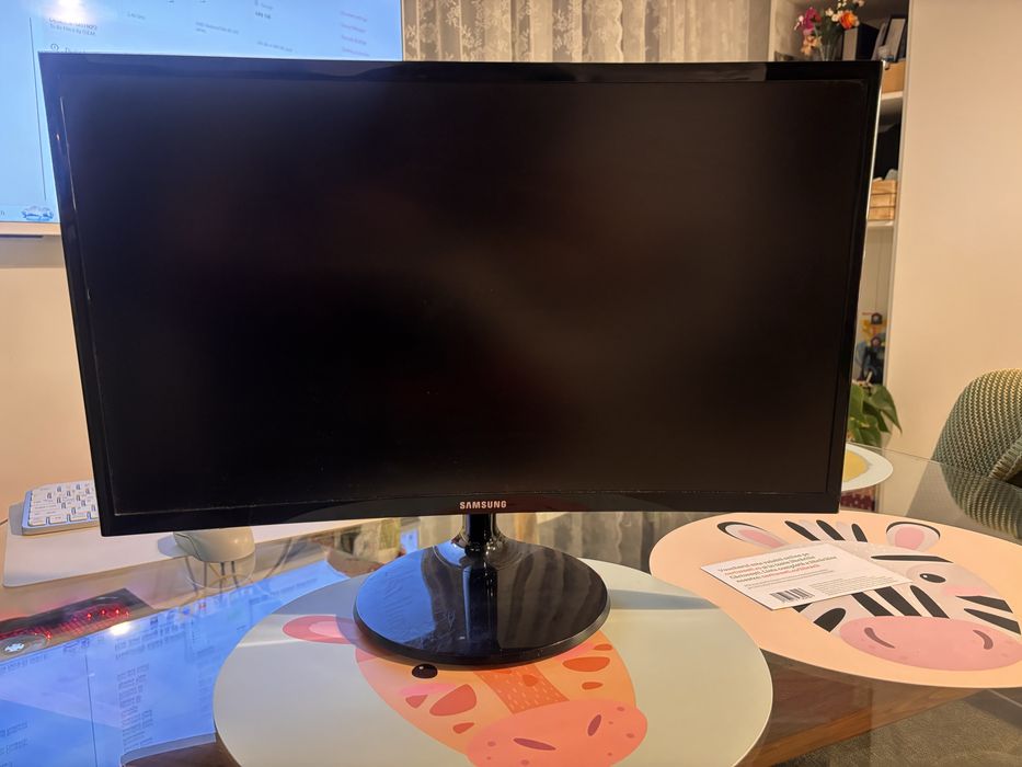 Sistem PC Gaming + Monitor Samsung 24” curbat – complet