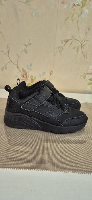 Adidasi Skechers marimea 28,5