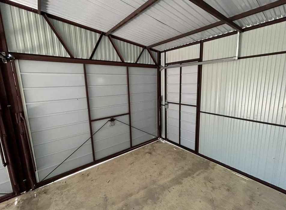 Vând Costrucția pentru depozitare sau garaj